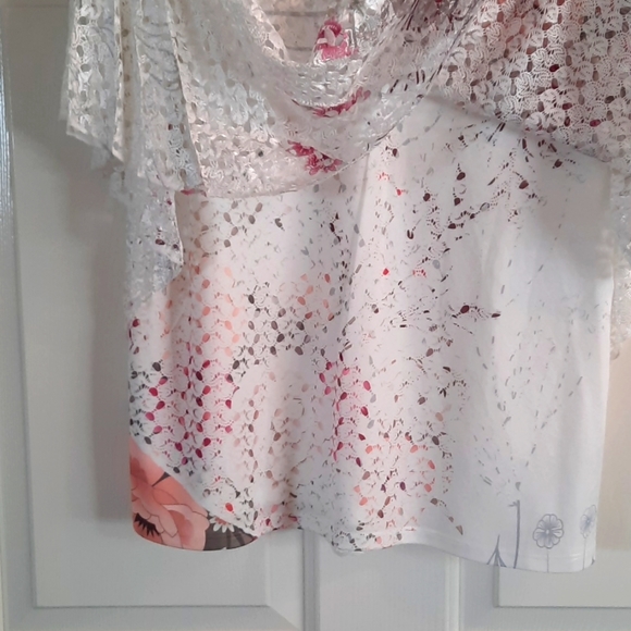 BRITTANY BLACK CAPE SLEEVE WOMEN'S TOP SIZE LARGE - Picture 3 of 11